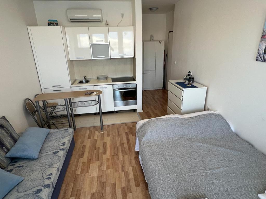 פג Sea View & Pool Studio מראה חיצוני תמונה